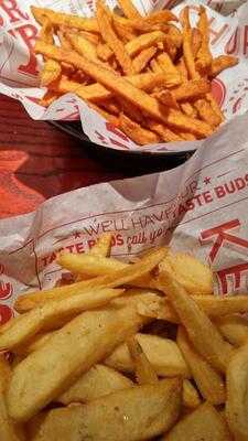 Red Robin Gourmet Burgers