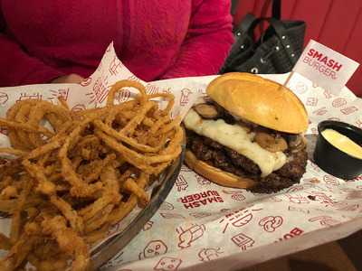 Red Robin Gourmet Burgers