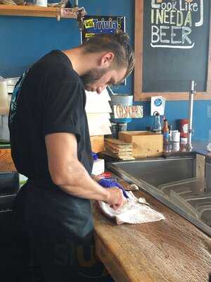 Fin's Ale House & Raw Bar