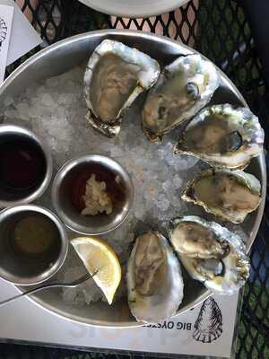 Fin's Ale House & Raw Bar