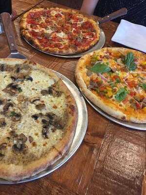 700 Degree Pizza & Tap House