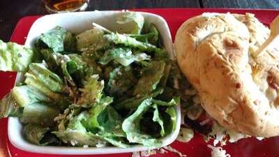 Red Robin America's Gourmet Burgers And Spirits