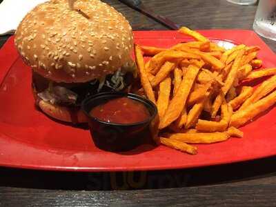 Red Robin America's Gourmet Burgers And Spirits