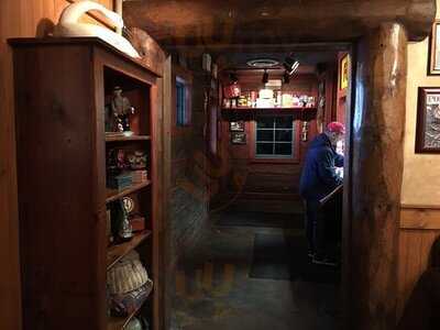 Famous Dave's Bar-b-que