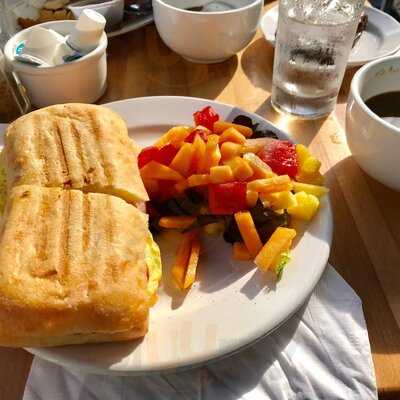 Greenman Juice Bar & Bistro