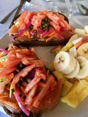 Greenman Juice Bar & Bistro