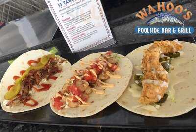 Wahoo's Poolside Bar & Grill