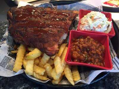 Wahoo's Poolside Bar & Grill