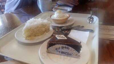 La Madeleine French Bakery