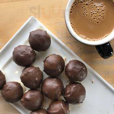 Daily Coffee & Eatery