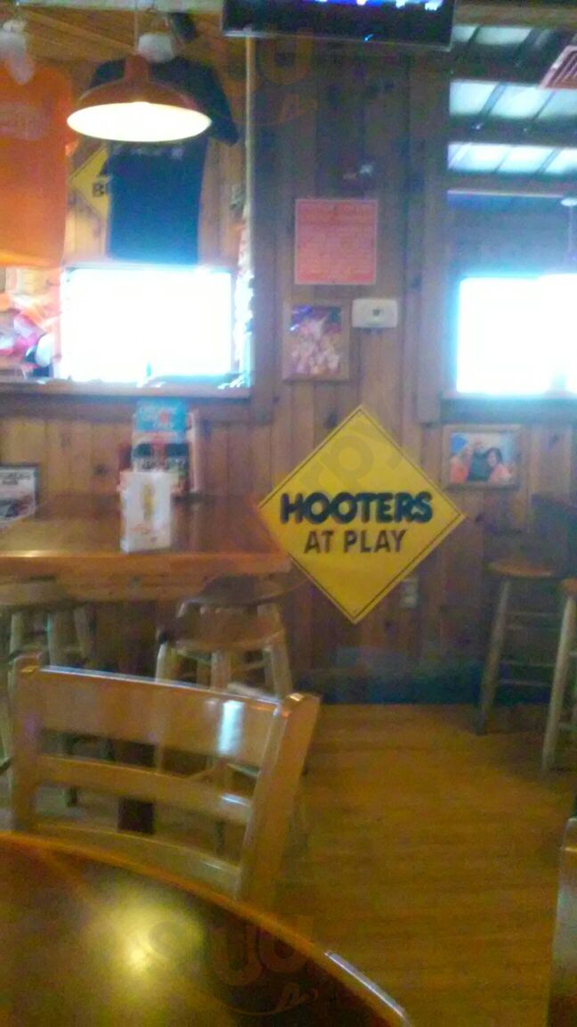Hooters Of Gulfport