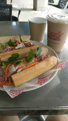Lee's Sandwiches