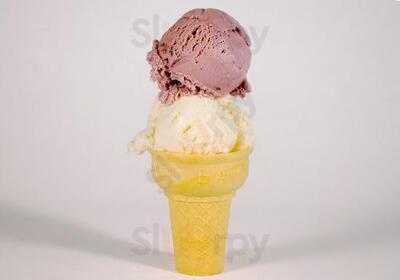 Lark O’ The Lake Cafe