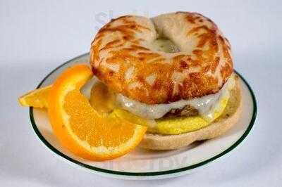 Lark O’ The Lake Cafe