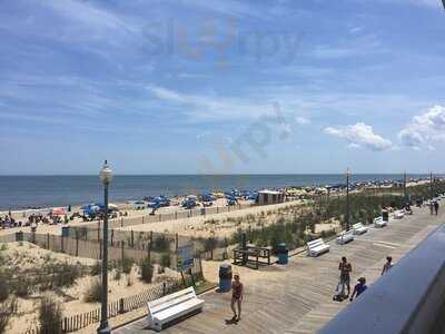 The Greene Turtle Sports Bar & Grille