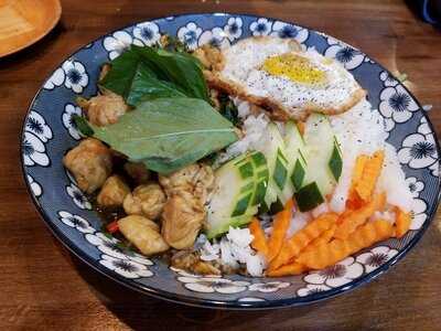 Hen Vietnamese Eatery