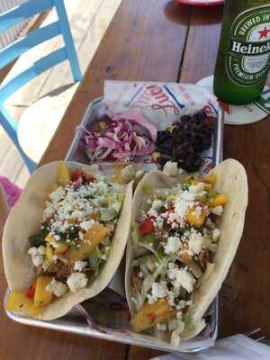 Lucy's Retired Surfers Bar & Restaurant