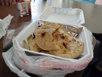 El Paisano Taqueria Y Pupuseria