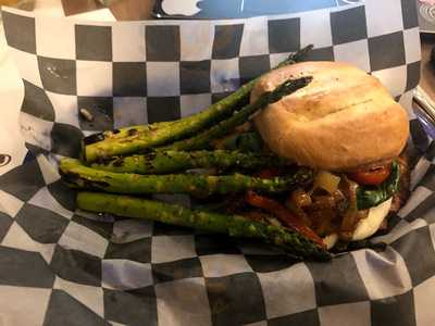 Gulf Breeze Bar & Grill