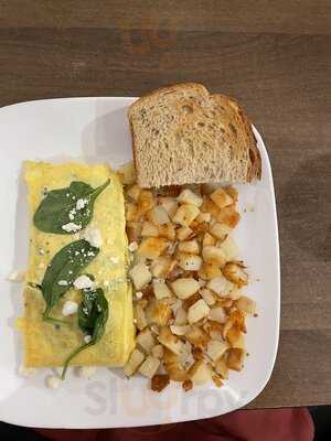 Breakfast Guru Restaurant & Bar