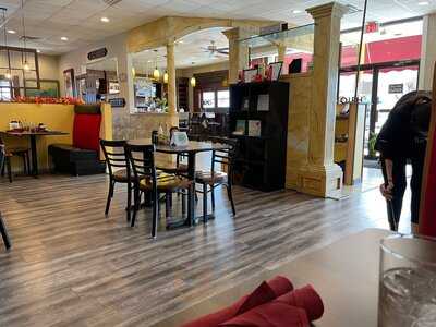 Breakfast Guru Restaurant & Bar