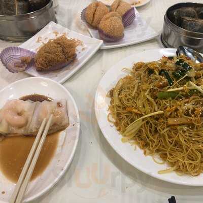 Tong Tak House Seafood Restaurant