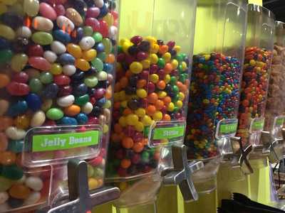 Toppers Frozen Yogurt