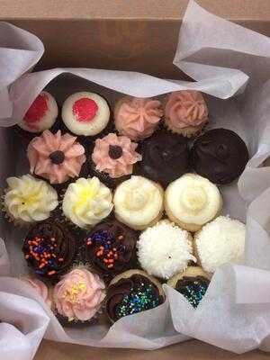 Babycakes Mini Cupcake Bakery