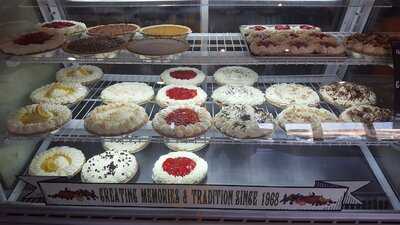 Polly's Pies Restaurant & Bakery