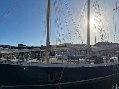 22 Bowen's Wine Bar & Grille