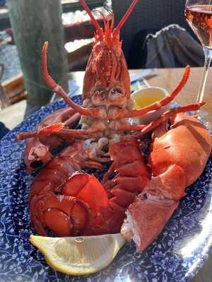 22 Bowen's Wine Bar & Grille