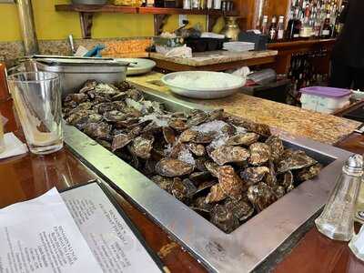 Benjamin's Restaurant And Raw Bar