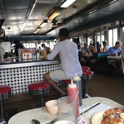 Bishop's 4th Street Diner