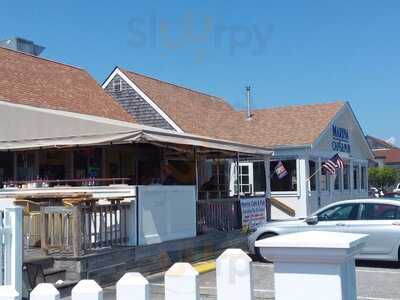 Marina Cafe And Pub