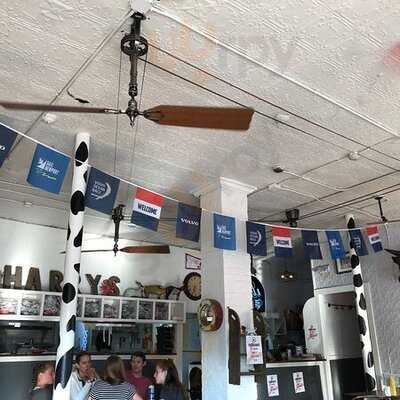 Harry's Bar & Burger