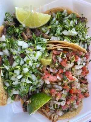 Los Jilbertos Taco Shop