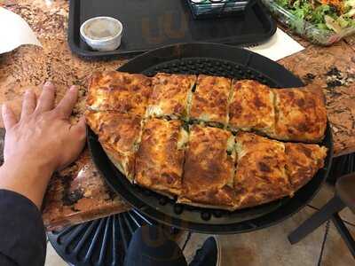 Mama Leone's Pizzeria