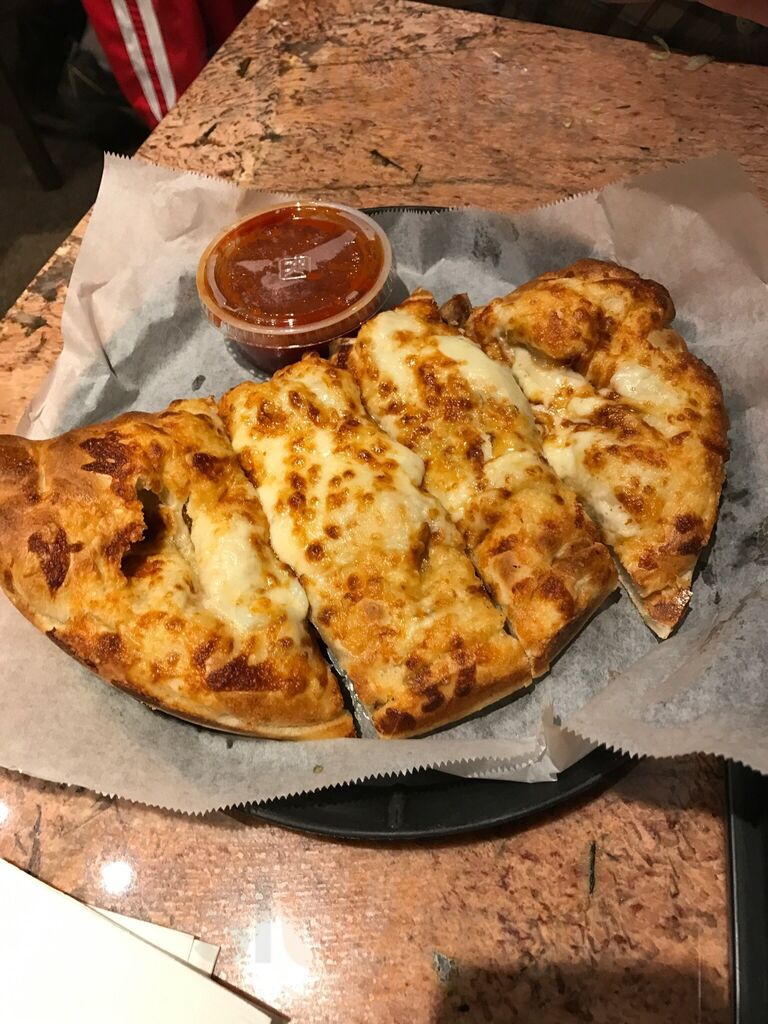 Mama Leone's Pizzeria