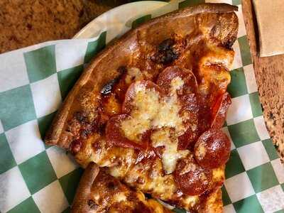 Mama Leone's Pizzeria