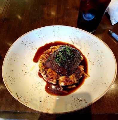 Cedar + Stone, Urban Table