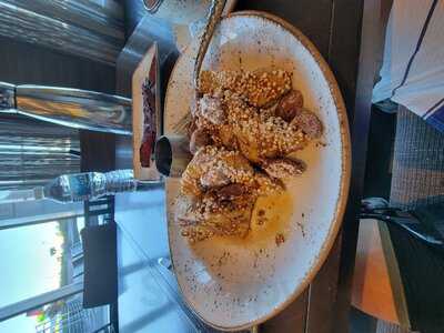 Cedar + Stone, Urban Table