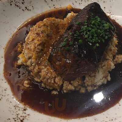 Cedar + Stone, Urban Table