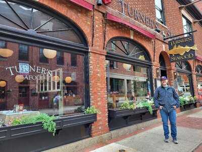 Turners Seafood @ Lyceum Hall