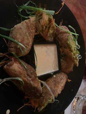 Crave American Kitchen & Sushi Bar - Mall Of America