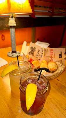 Jim 'n Nick's Bar-b-q