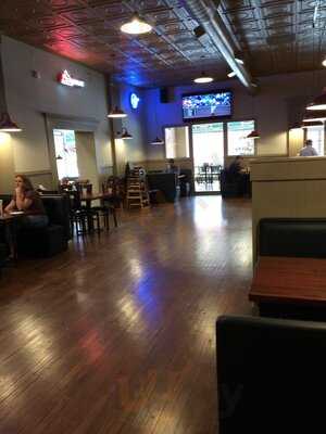 Geneo's Pizza And Pub