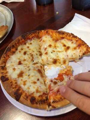 Geneo's Pizza And Pub