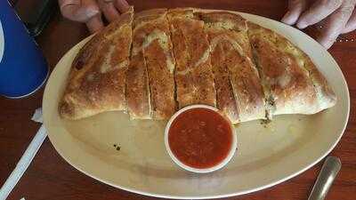 Geneo's Pizza And Pub