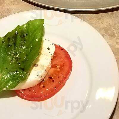 Clara & Ray’s Ristorante Italiano