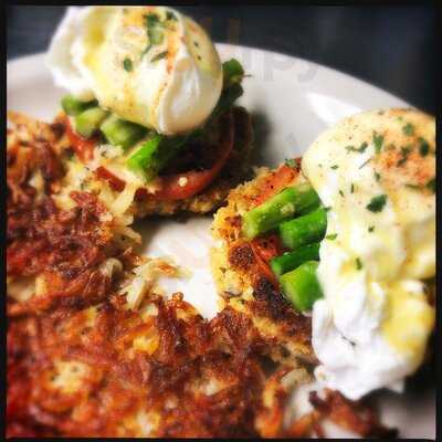 Mouton's Bistro & Bar